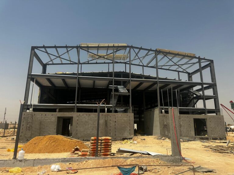 مقاول هناجر ومظلات وسواتر الرياض الخبرة والتميز في إنشاء المشاريع المعدنية